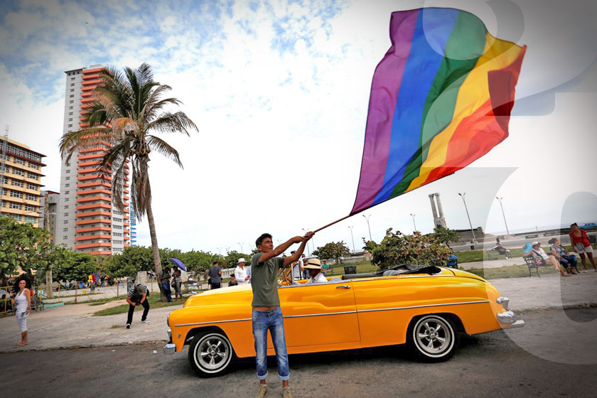 Για ακόμα μια φορά η Κούβα μας δείχνει τον δρόμο: «Ναι» στον γάμο και την υιοθεσία για τα ομόφυλα ζευγάρια 