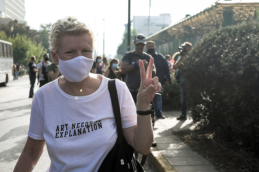 Στην Ελλάδα του σκοταδισμού - Mήνυση στην Έλενα Ακρίτα έκανε το ΕΚΚΛΗΣΙΑ online