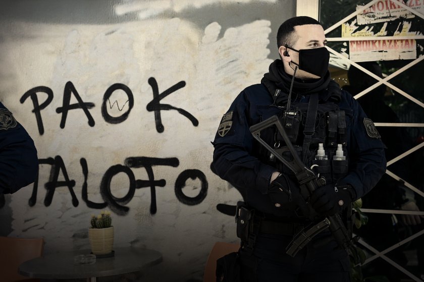 Καταγγελία - ΣΟΚ αστυνομικού στη Θεσσαλονίκη: «Απόστρατοι αστυνομικοί αναλαμβάνουν θέσεις σε ΠΑΕ» (video)