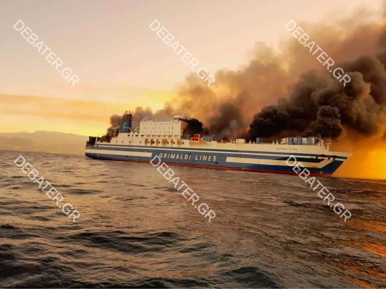Παραδομένο στις φλόγες το Euroferry Olympiα: Βίντεο - ντοκουμέντο από το φλεγόμενο πλοίο (video) 