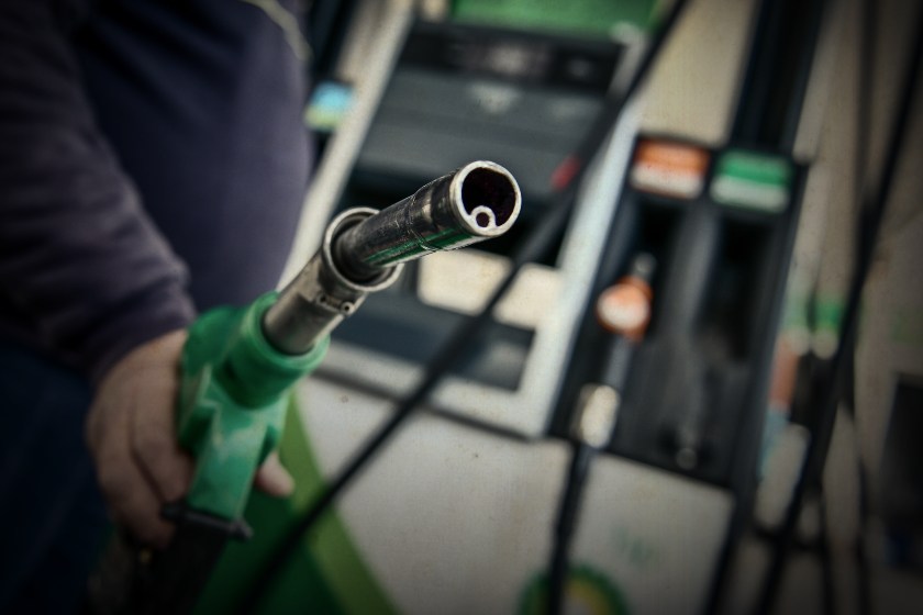 Η ακριβότερη βενζίνη στη Ευρώπη - Πού αλλού; (video - εικόνες)